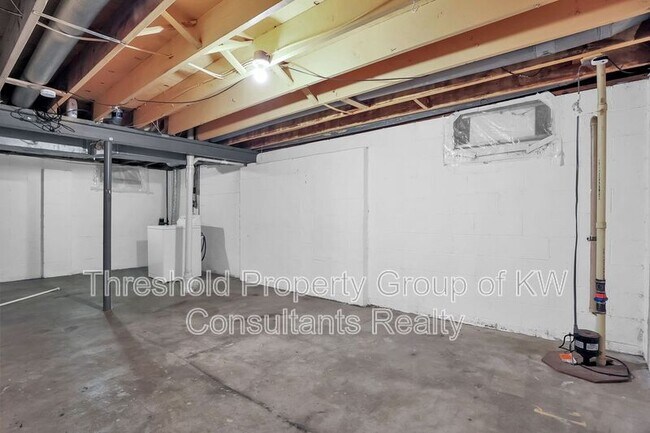 Building Photo - 3490 Clarkston Ave