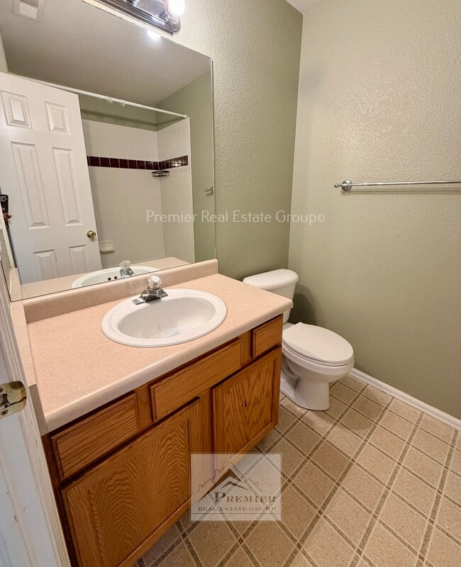 Building Photo - 7927 Buschborn Rd