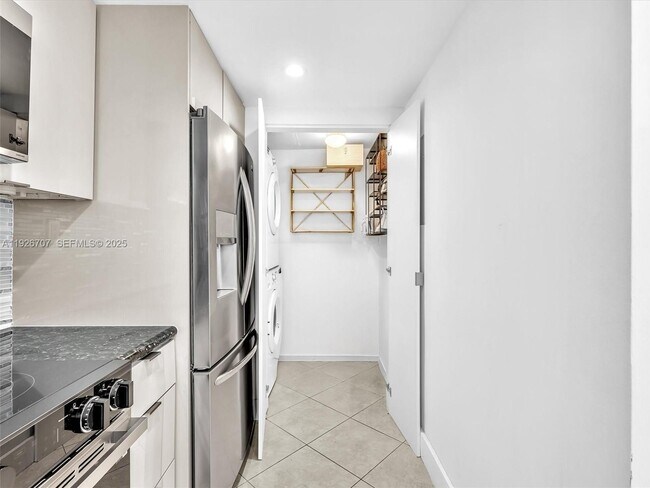 Building Photo - 650 West Ave