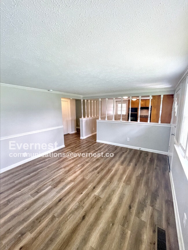 Building Photo - 203 Shannon Ln