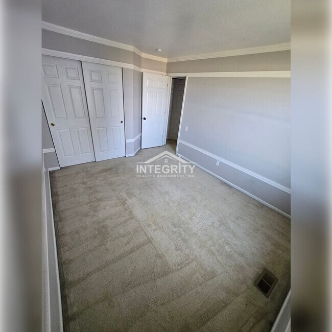 Building Photo - 8551 S Mallard Pl