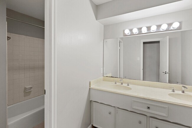 Building Photo - 3607 Cobleskill Ct