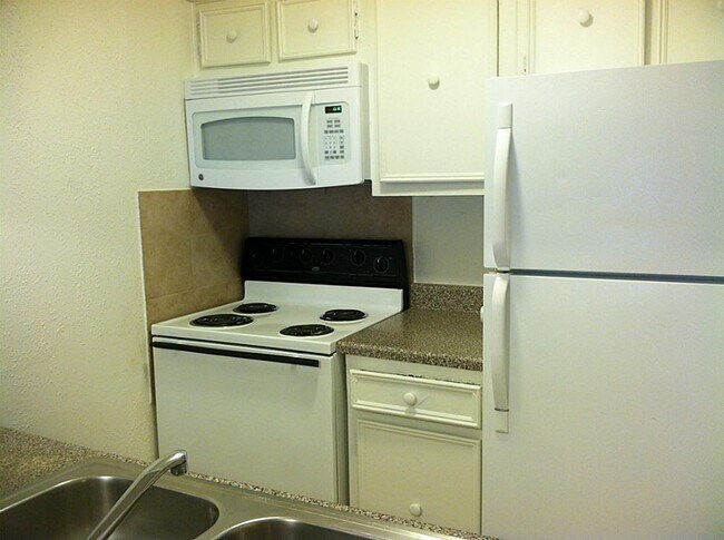 Building Photo - 1275 Witte Rd
