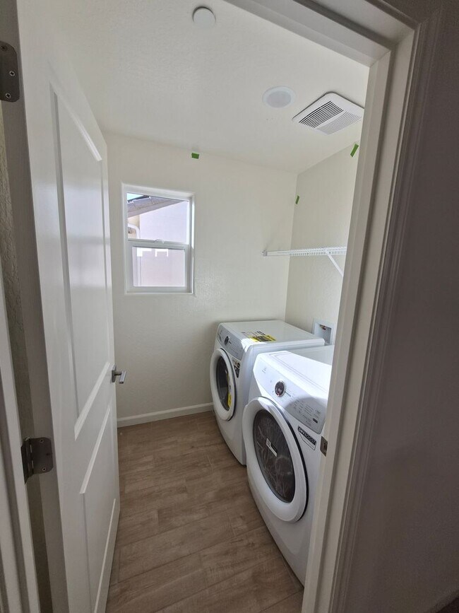 Building Photo - Modern 3-Bedroom Home in the Exclusive Ele...