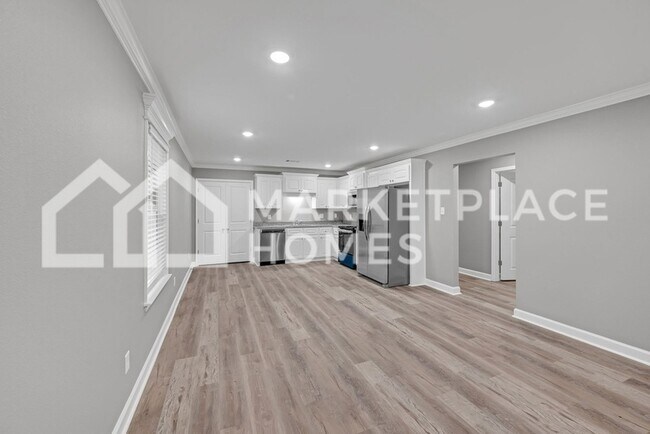 Building Photo - 417 W 20th St