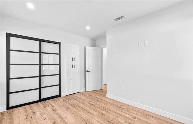 Building Photo - 4641 W 130th St