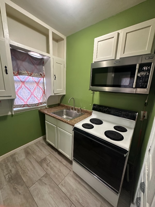 Building Photo - 623 S 33rd St