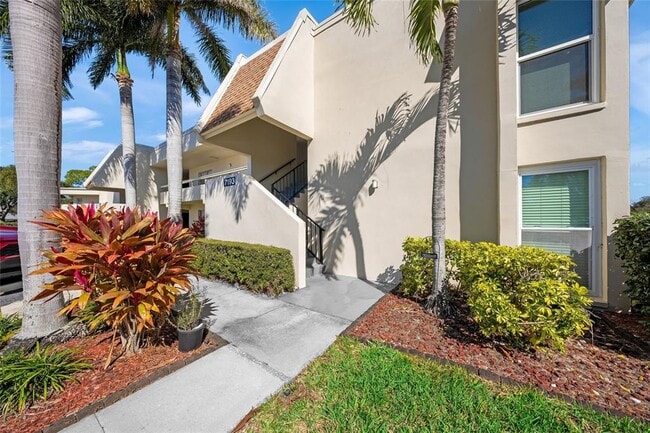 Building Photo - 7193 W Country Club Dr N