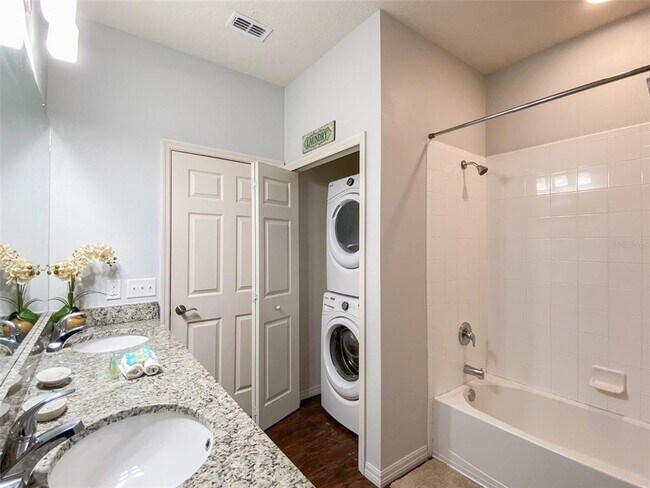 Building Photo - 3226 Wish Ave