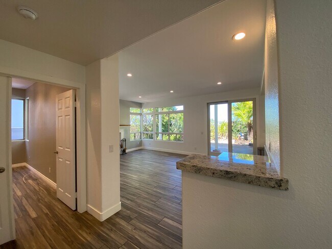 Building Photo - Stunning 4 bedroom Home with a Pool locate...