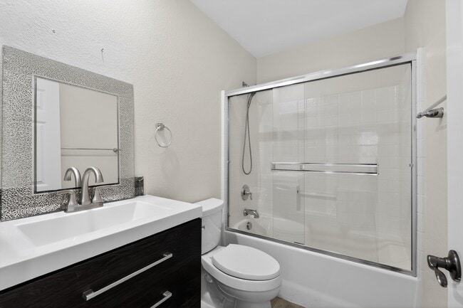 Building Photo - 1357 Sky Ridge Ct