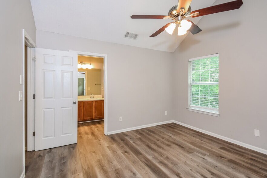Building Photo - 310 Barshay Dr