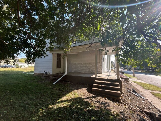Building Photo - 1415 Pershing Ave