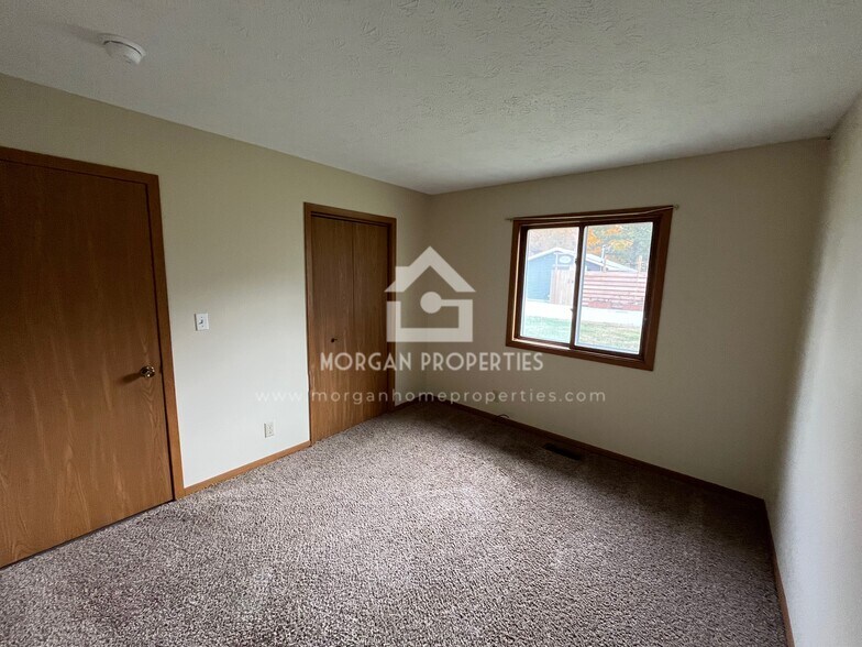 Building Photo - 320 Adams St