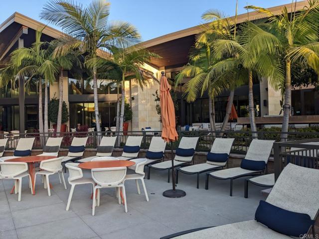 Building Photo - 2950 Via Alta Pl