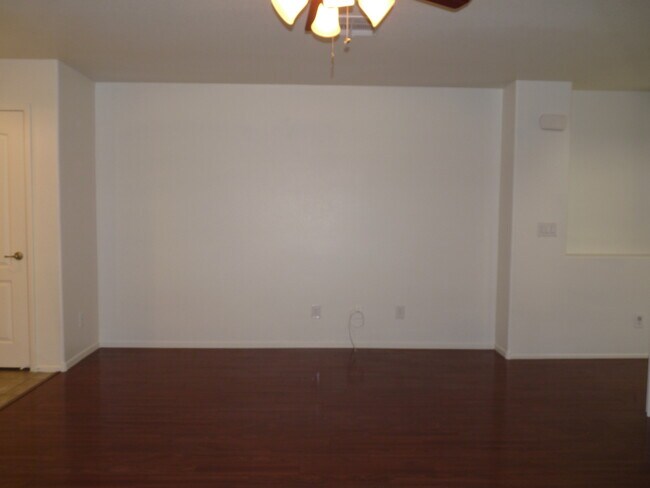 Building Photo - SOUTHWEST 3 BEDROOM, 2.5 BATH WITH LOFT