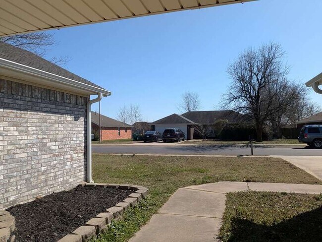 Building Photo - 630 Cass Rd