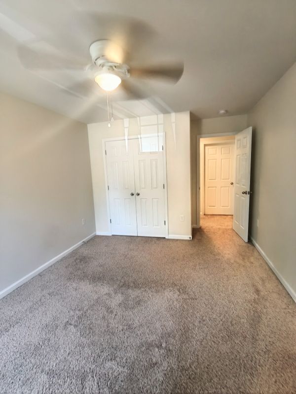 Building Photo - 2913 Lakeview Pkwy