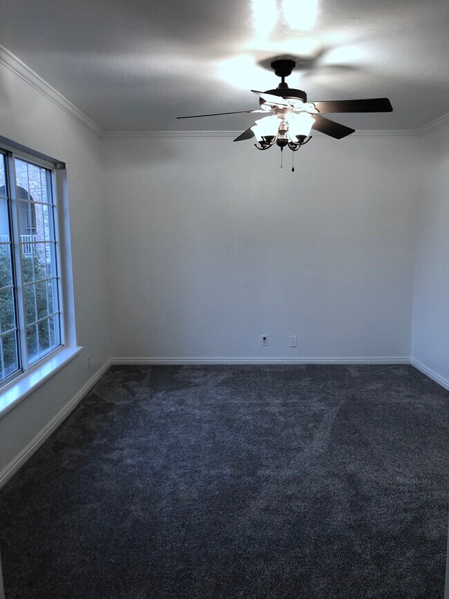 Building Photo - 86 N Garden Park Dr