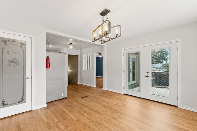 Building Photo - Central Location | 15 Min to Peterson, 20 ...