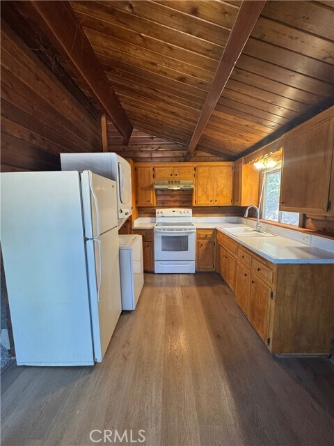 Building Photo - 31690 Panorama Dr