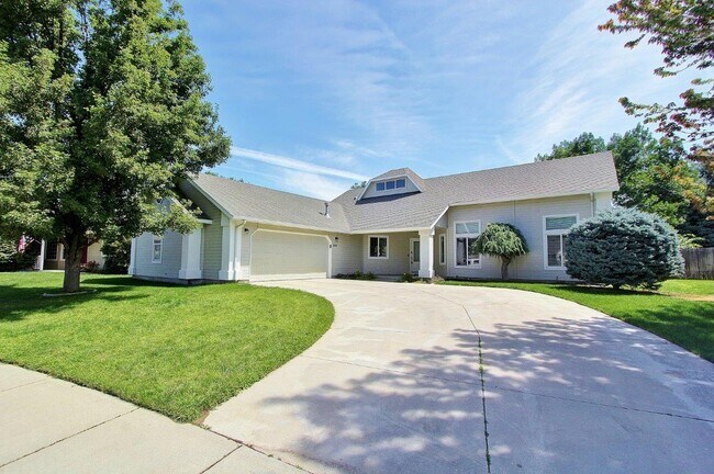 Primary Photo - 2610 N Shoveler Way