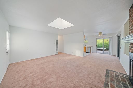 Building Photo - San Diego New Years Special Two Weeks FREE 3 bed /2 bath Home w Garage, Enclosed Patios, Fireplac...