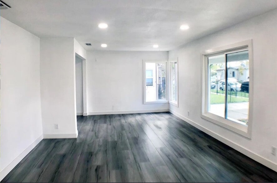 Building Photo - 771 Dixieanne Ave