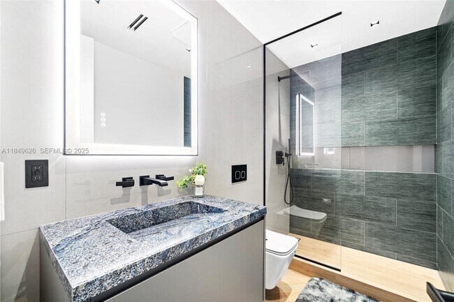 Building Photo - 632 Intracoastal Dr