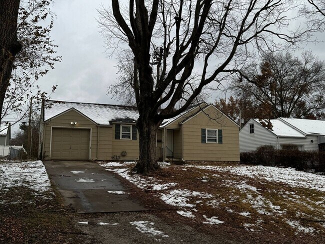 Primary Photo - 3401 S Arlington Ave