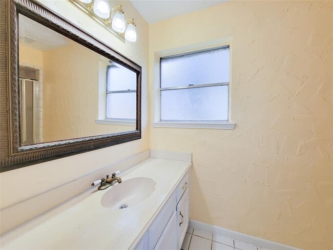 Building Photo - 16614 Cairnway Dr