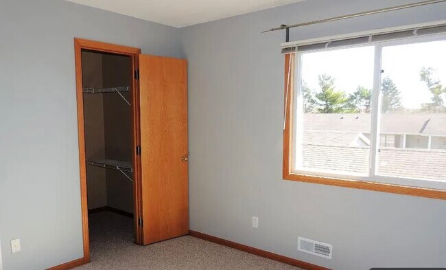 Building Photo - 3252 Dodd Ln