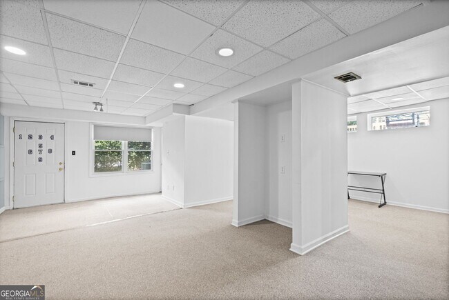 Building Photo - 5291 Manhasset Cove