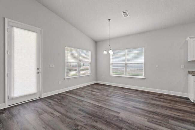 Building Photo - 215 Speckled Trout Ln N