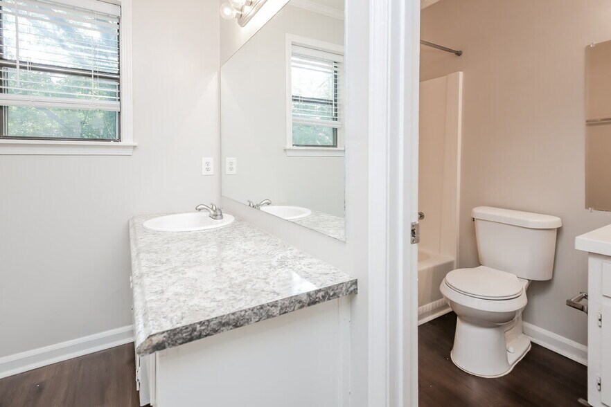 Building Photo - 3904 Loring Ln