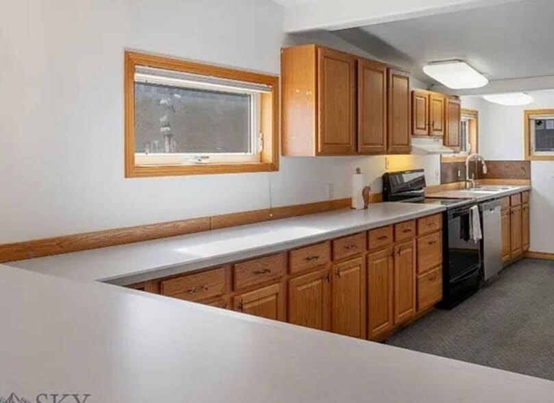 Building Photo - 803 N Grand Ave