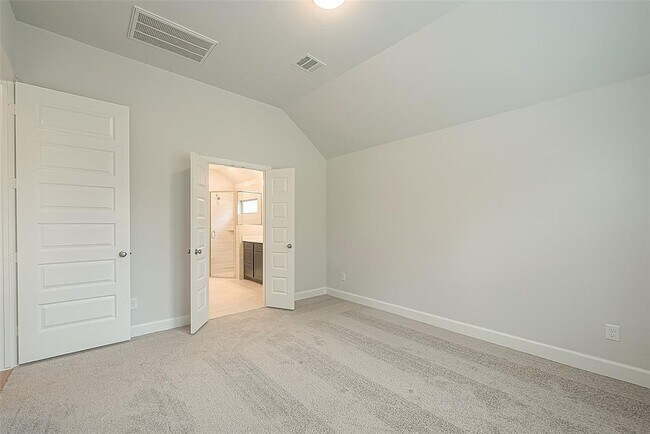 Building Photo - 213 McCrea Ct
