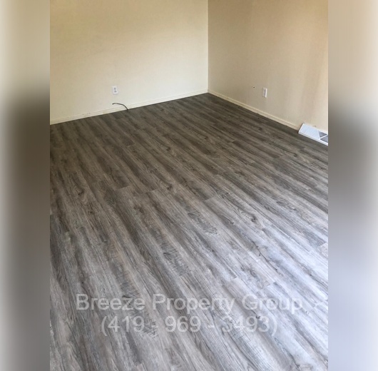 Primary Photo - 2074 Price St