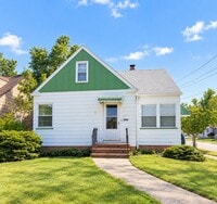 Building Photo - 21202 Gardenview Dr
