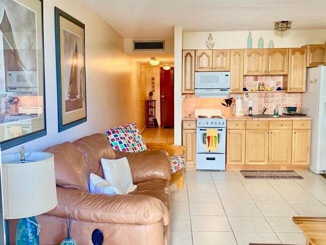 Building Photo - 145 S Ocean Ave