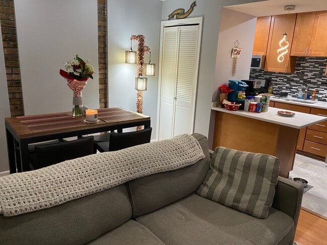 Building Photo - 455 W Grant Pl