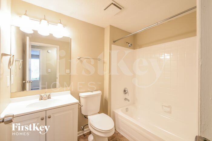 Building Photo - 639 Shady Creek Ct