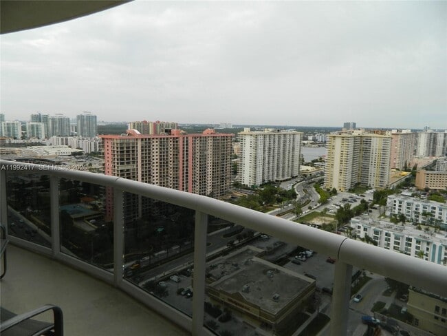 Building Photo - 17555 Collins Ave