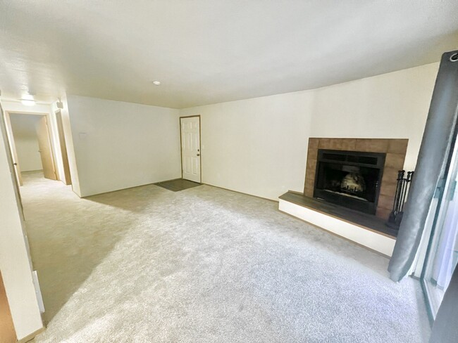 Building Photo - 2Bd/1Ba Lynwood Apartment