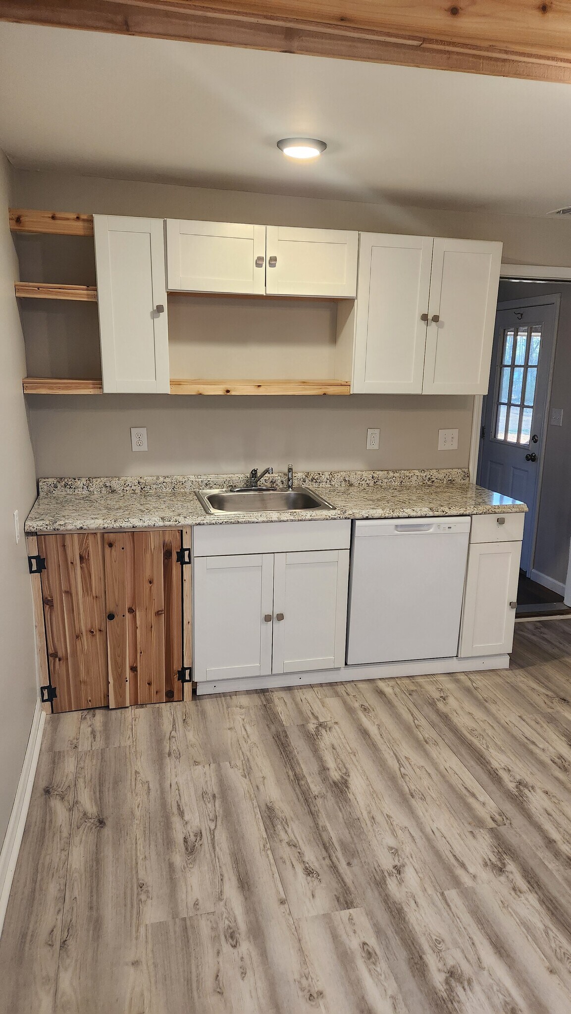 Building Photo - 173 Richardson St