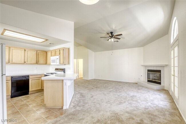Building Photo - 8301 Boseck Dr