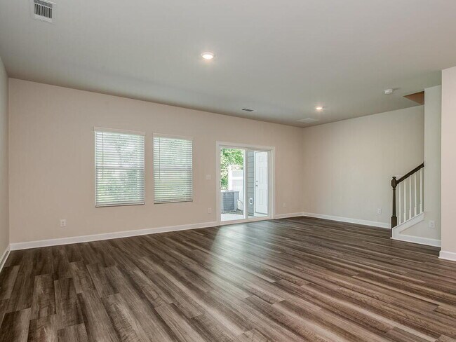 Building Photo - Built in 2022 and waiting for you to move right on in!