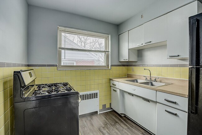 Building Photo - 3129 Ramona Ave