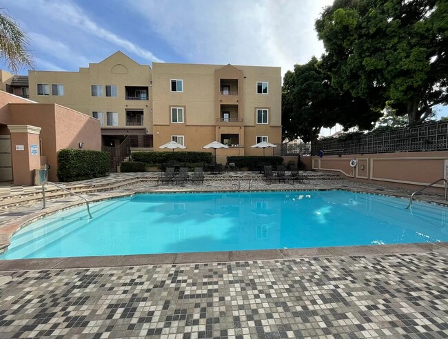 Building Photo - 1 BED/1 BATH CONDO NEAR LA JOLLA VILLAGE