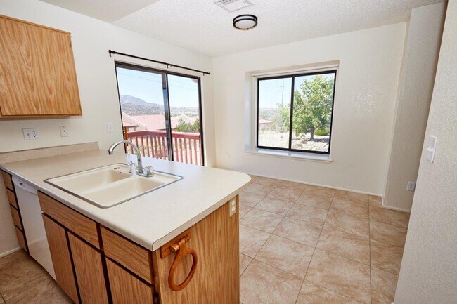 Building Photo - 3069 Tetons Ct